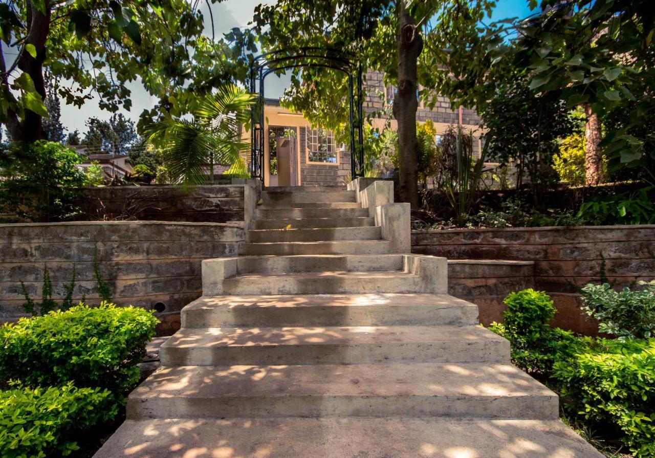 Riverfront Gardens Bed & Breakfast Mjini ภายนอก รูปภาพ
