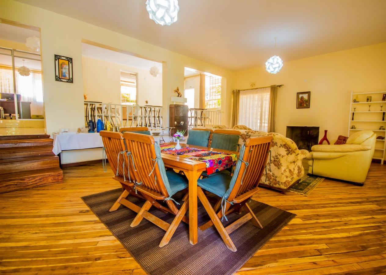 Riverfront Gardens Bed & Breakfast Mjini ภายนอก รูปภาพ
